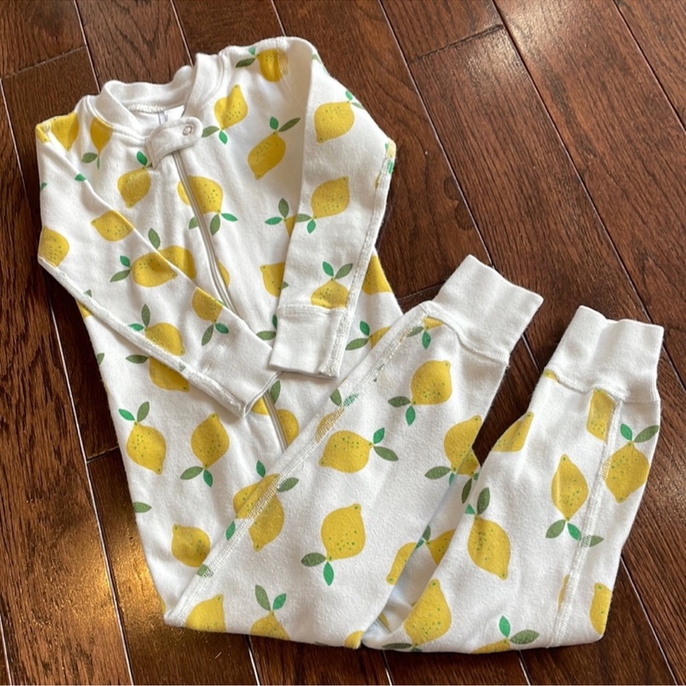 Hanna Andersson White and Yellow Lemon Pajama Set
